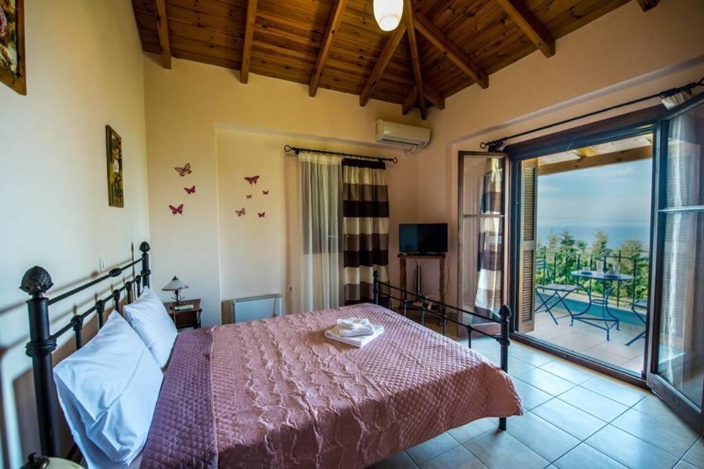 Kelly'S Villa In Stoupa Neokhorion  Extérieur photo