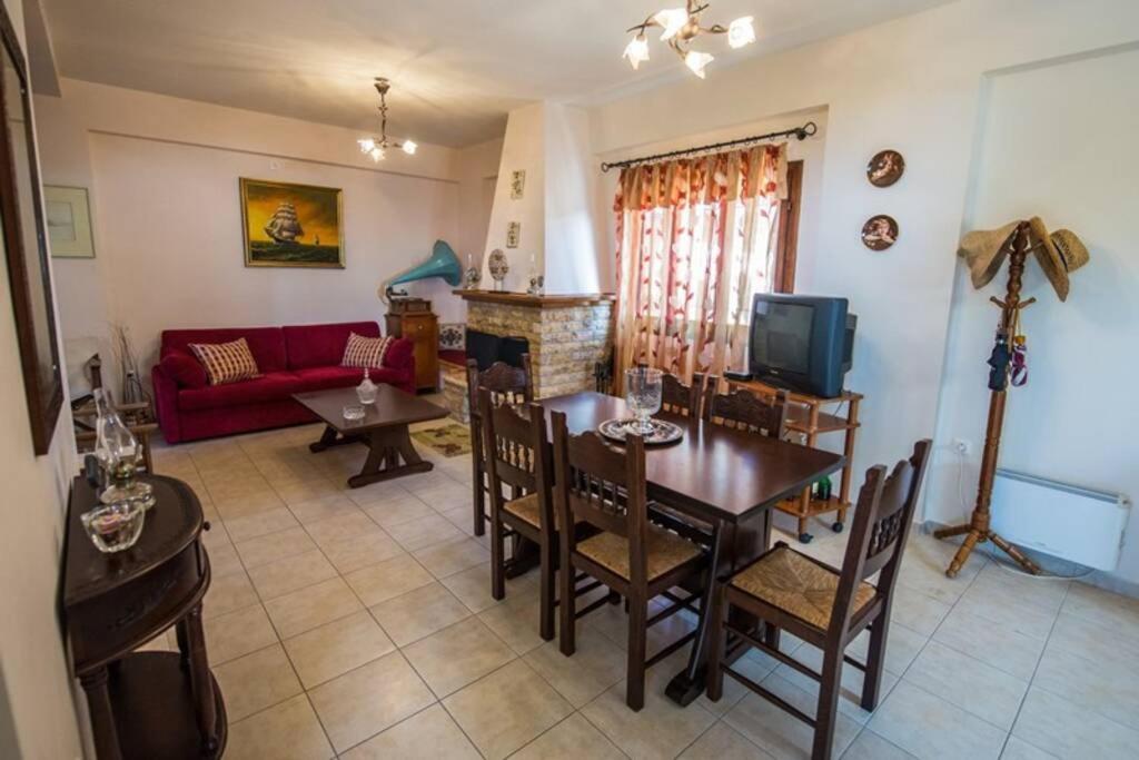 Kelly'S Villa In Stoupa Neokhorion  Extérieur photo